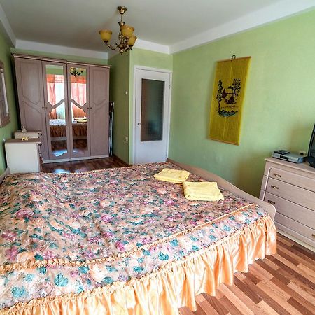 Apartments On Mykilska-Slobidka Kiev Bagian luar foto