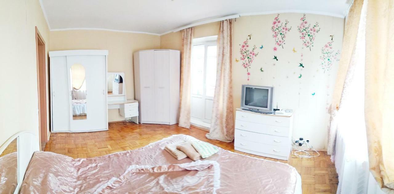 Apartments On Mykilska-Slobidka Kiev Bagian luar foto